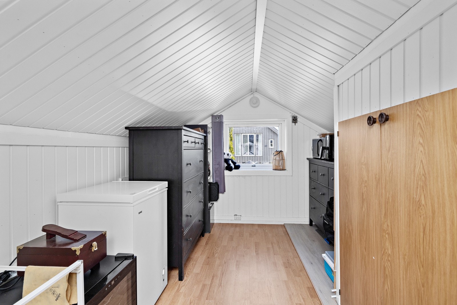 Det tredje potensielle soverommet har for lav takhøyde, men har blitt benyttet som gjesterom. Galleribilde