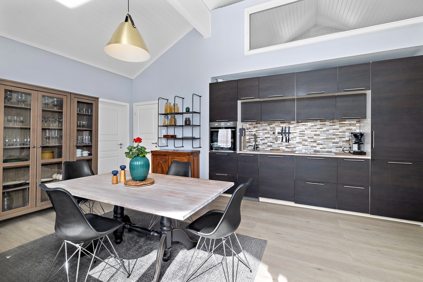 Med ny takhøyde ble det også plass til hems over kjøkken og soverom. Galleribilde