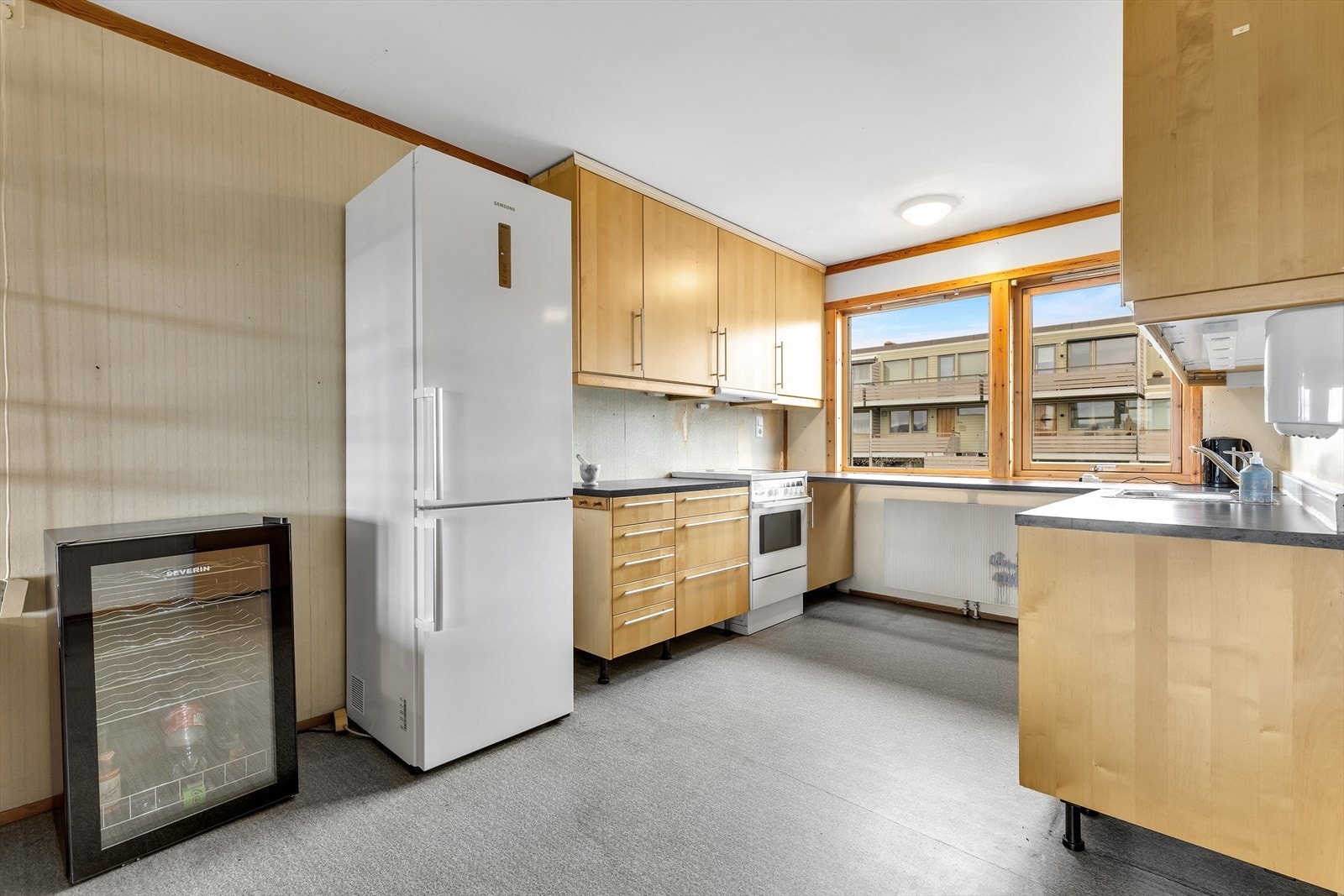 Stue/kjøkken er oppmålt til hele 45,7 kvm. Galleribilde