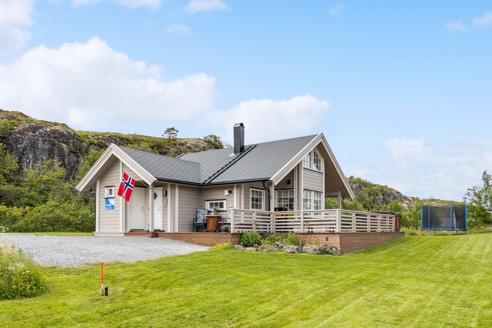 Hytta er oppført i 2014 og har god standard! Galleribilde