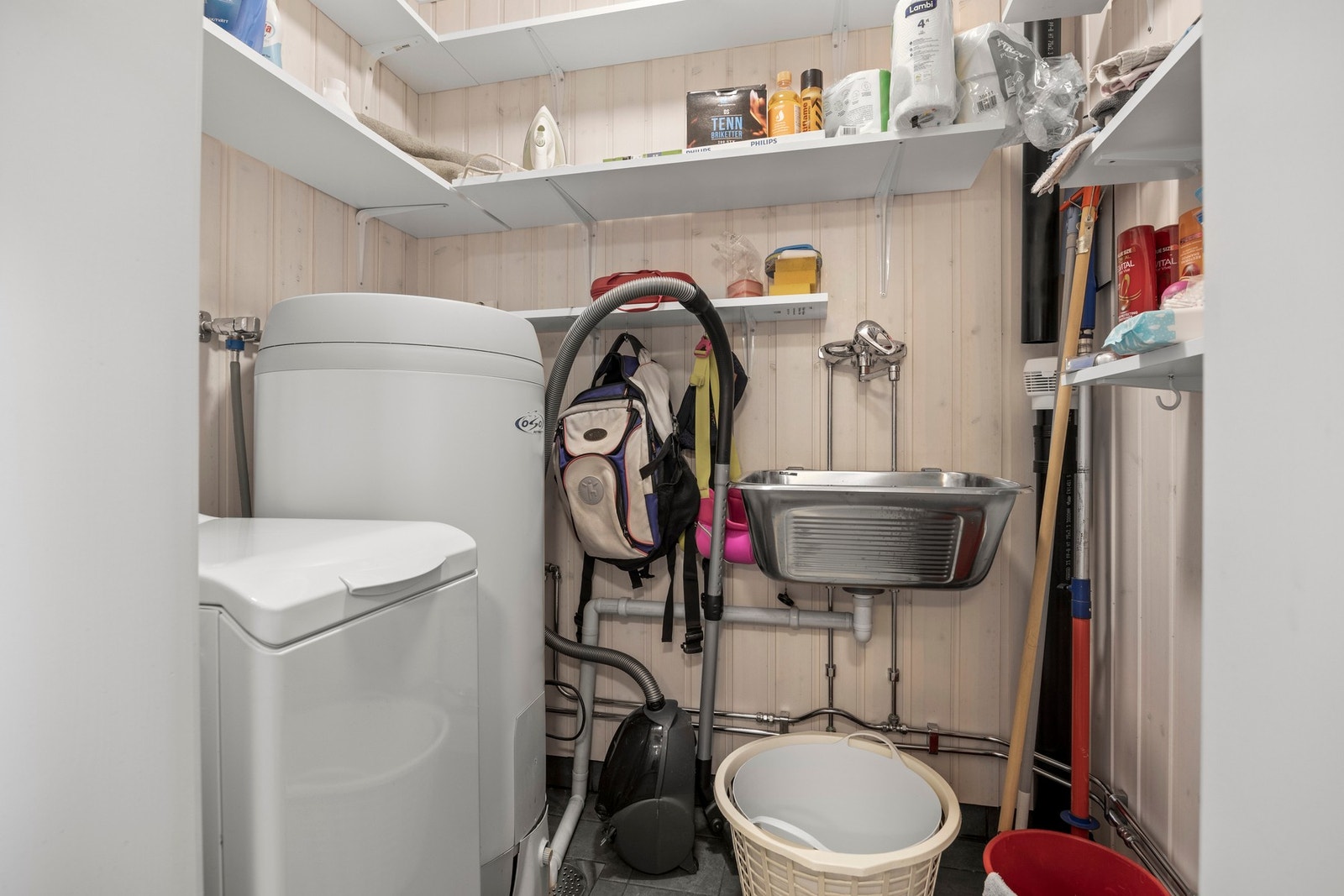 Videre adkomst til vaskerom på ca 2 kvm. Galleribilde