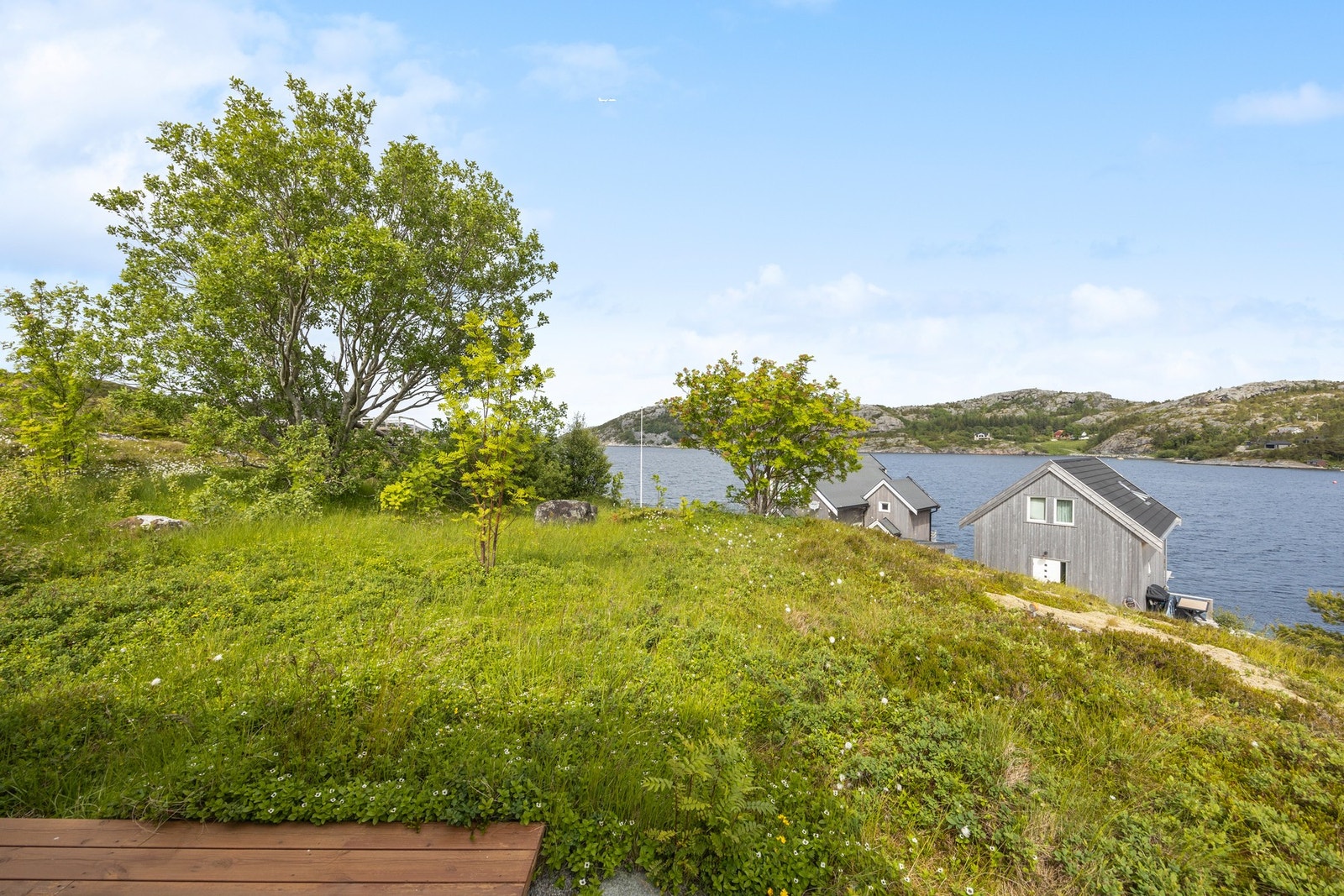 Utsikt fra inngangsparti til anneks Galleribilde