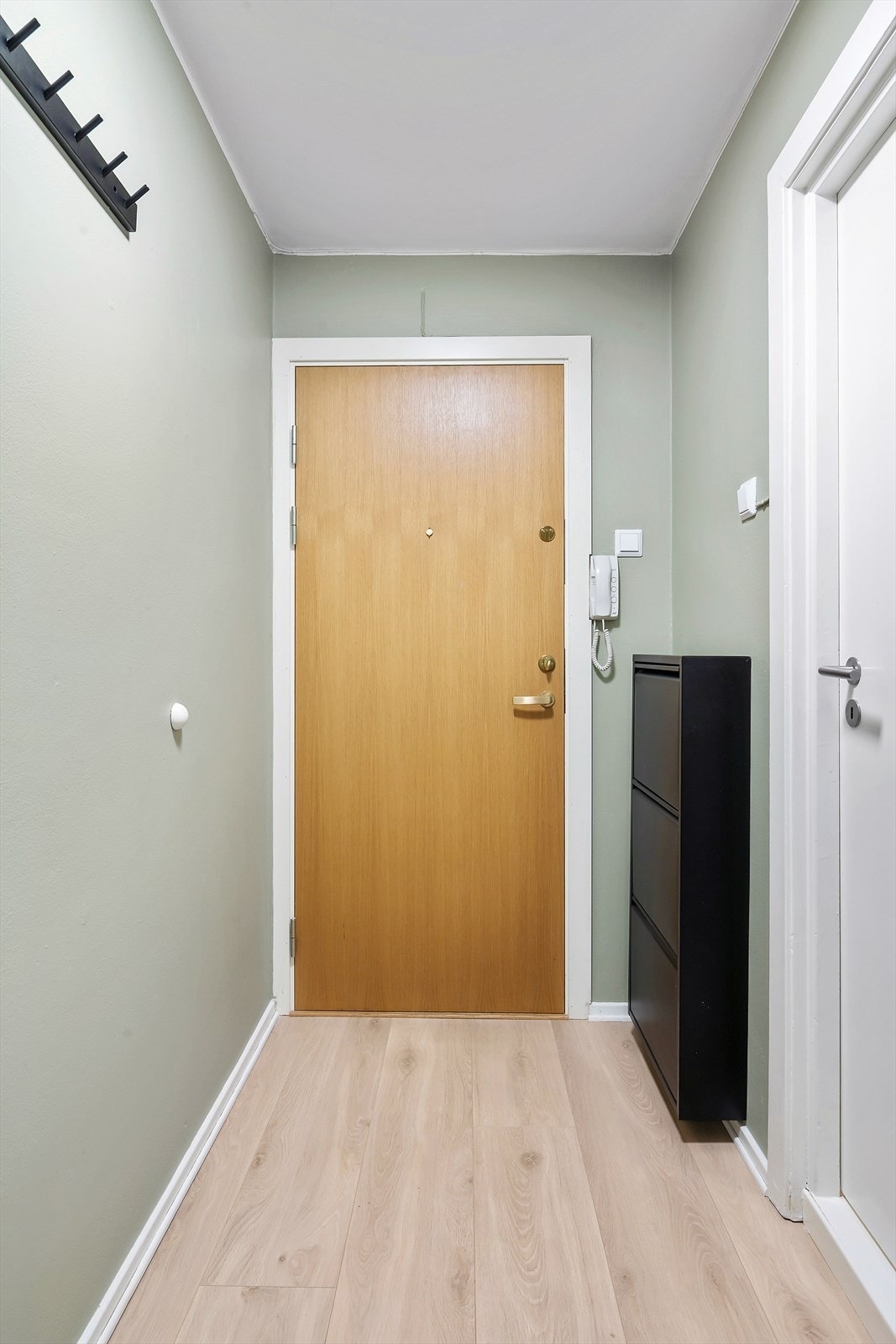 Til leiligheten èn kjellerbod på ca. 1,3 kvm. og en loftsbod på ca. 3 kvm. (gulvareal ca. 5,3 kvm.) Galleribilde