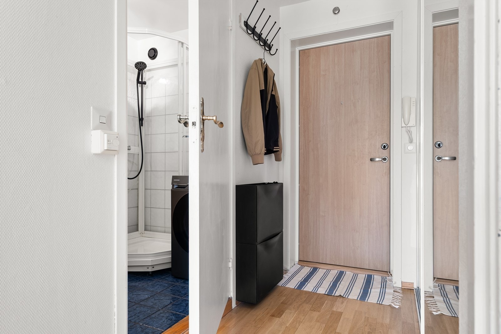 Velkommen inn til en er romslig og lys entré Galleribilde