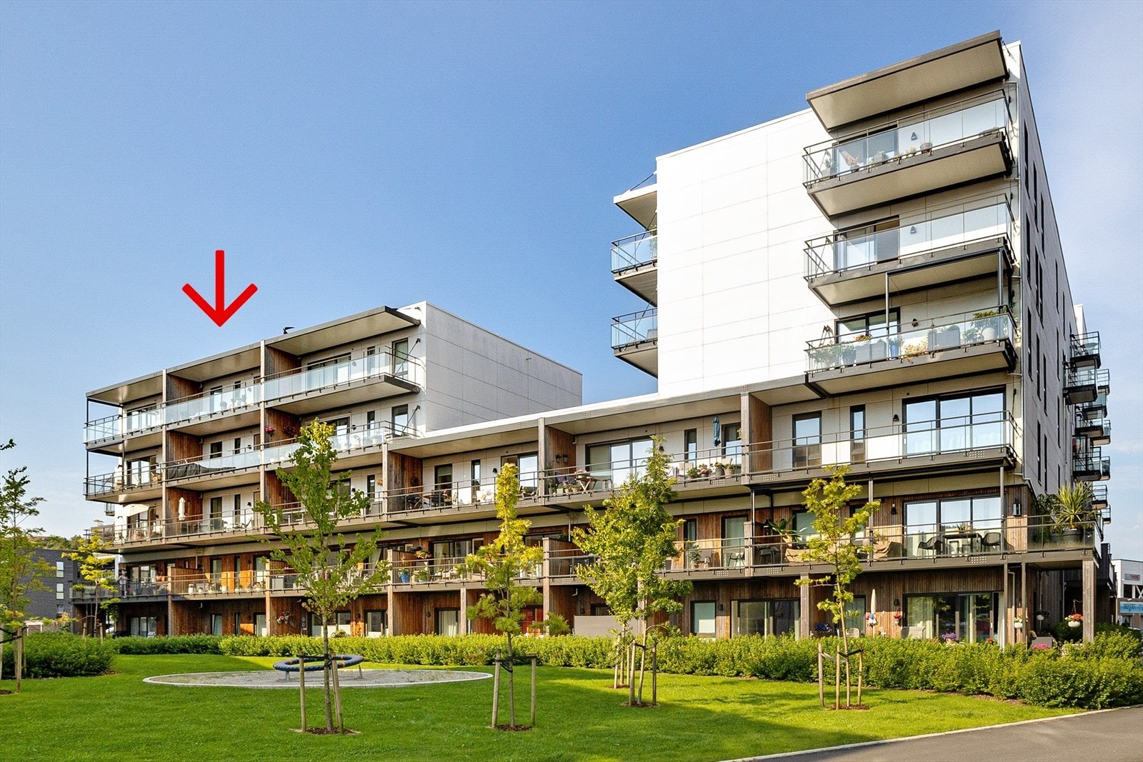 Velkommen til Myrdalsvegen 32G! Toroms solvendt toppleilighet med svært sentral beliggenhet. Galleribilde