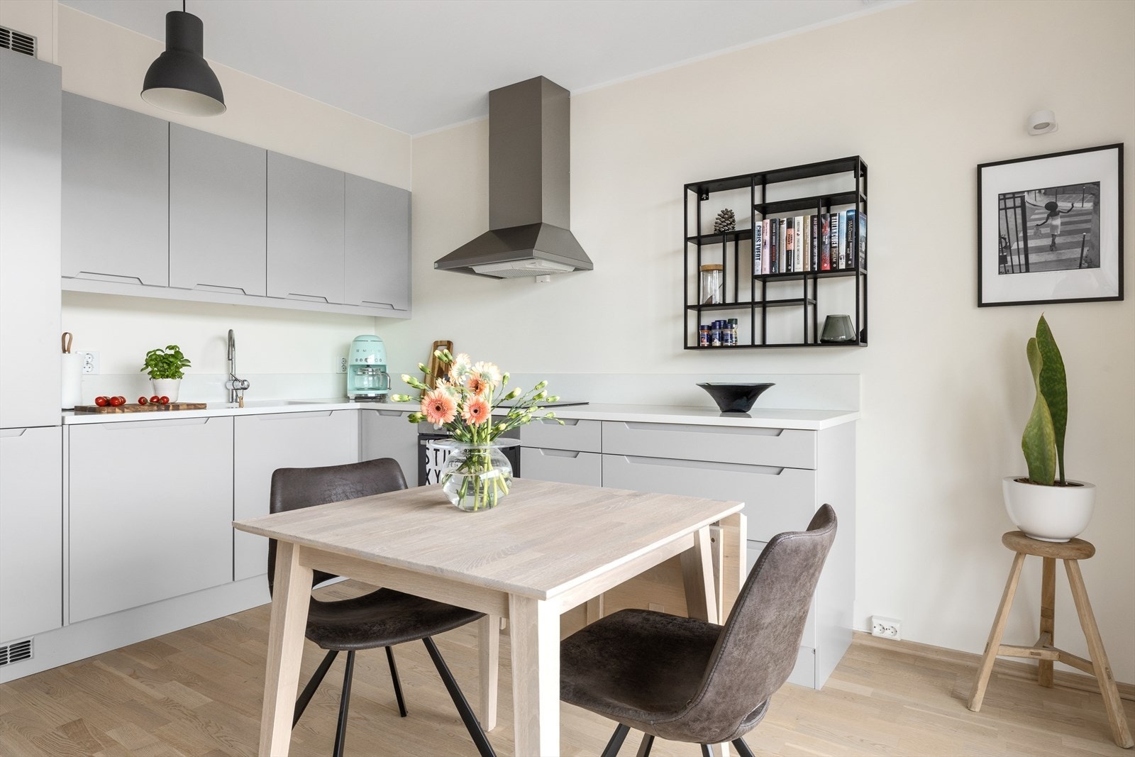 Plass til spisegruppe ved kjøkkenet Galleribilde