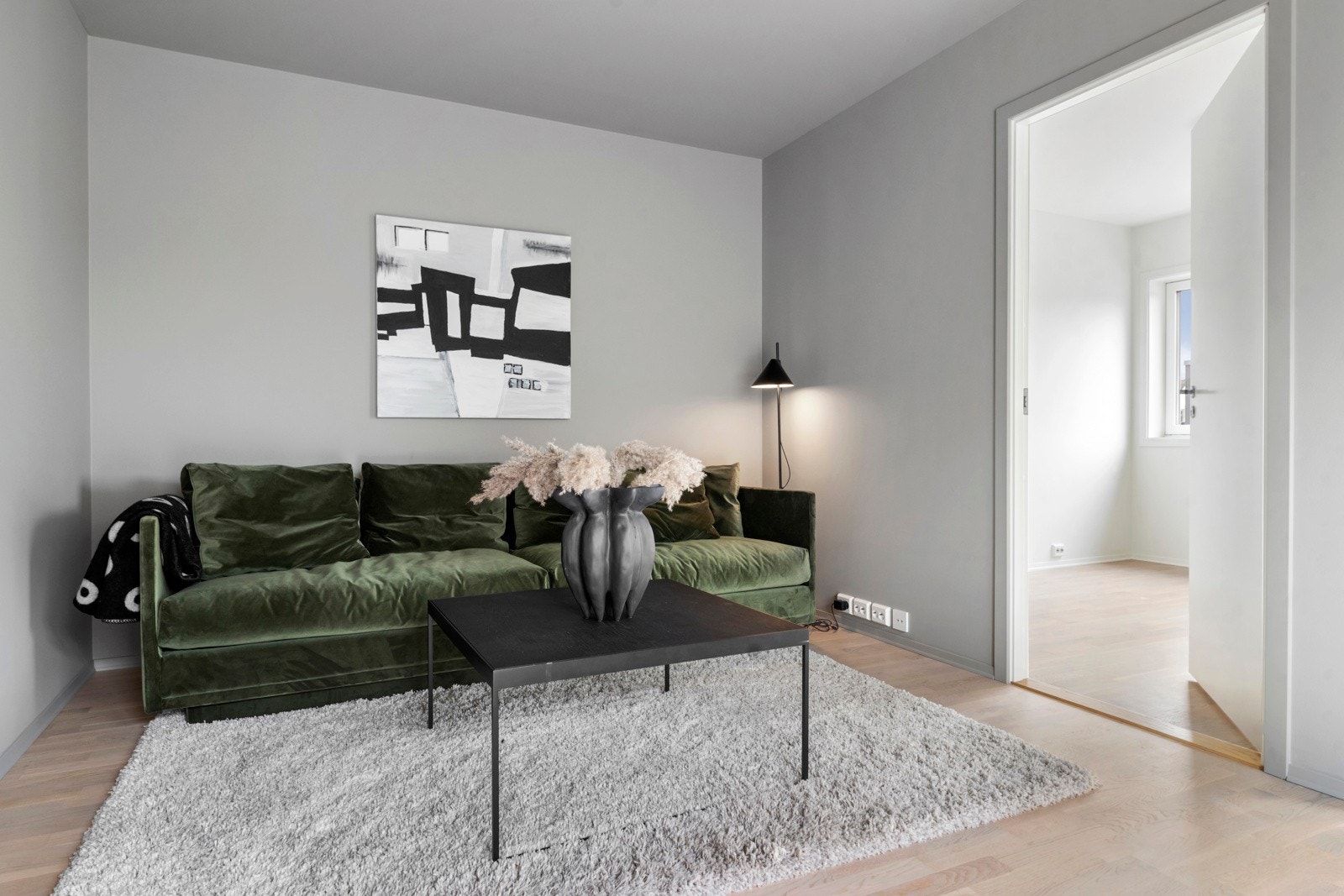 2. etasje inneholder stue, 3 soverom, toalettrom og bod/teknisk rom. Galleribilde