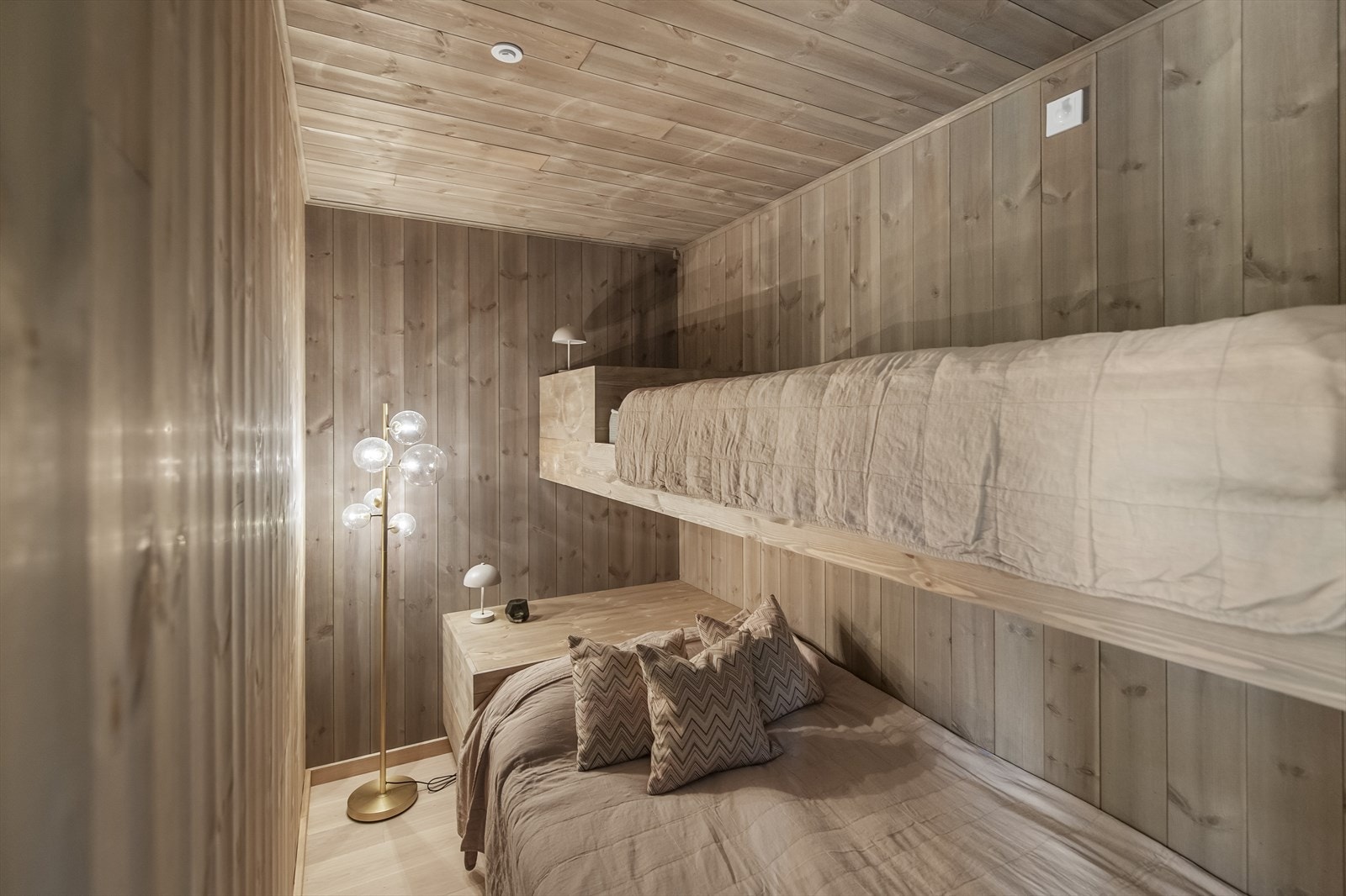 Praktisk alkove med ekstra sengeplasser. Galleribilde