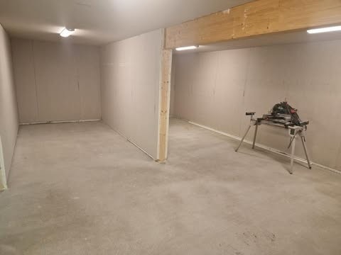 Stor bod på ca. 75 kvm i underetasjen Galleribilde