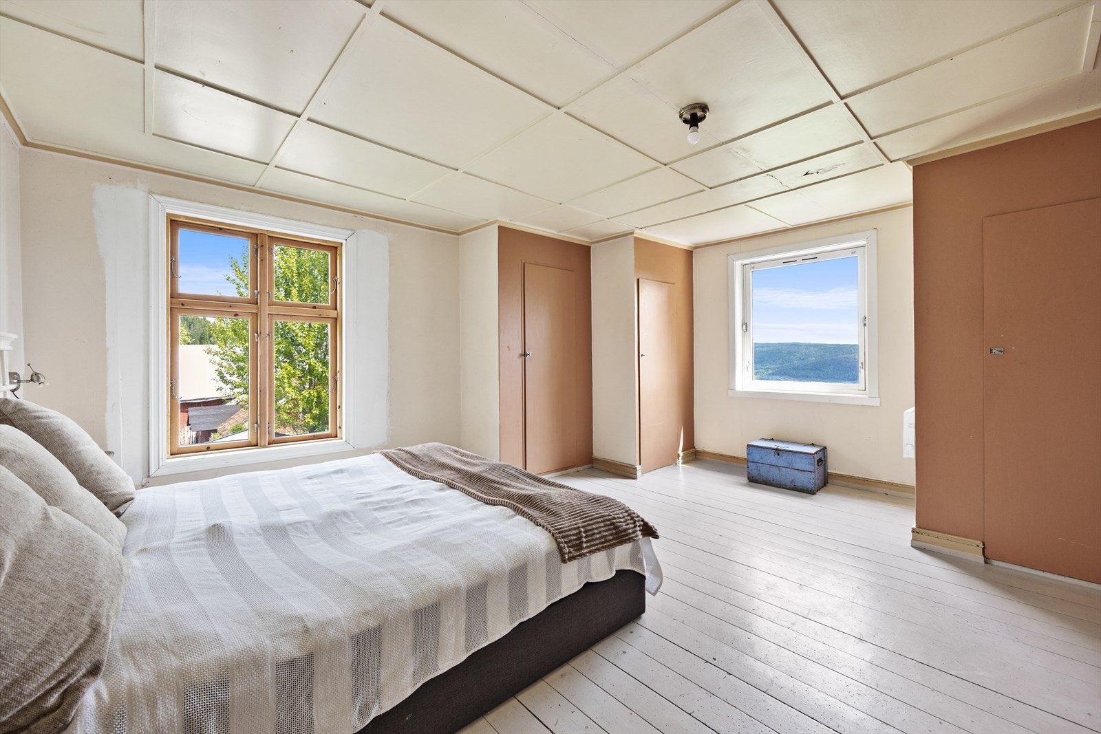 I andre etasje finner du tre soverom som gir fleksible innredningsmuligheter. Galleribilde