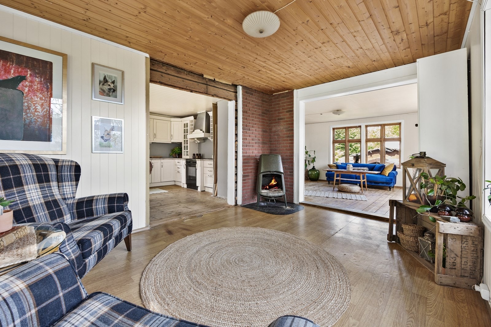 Plass til en sittegruppe og mediemøbler. Galleribilde