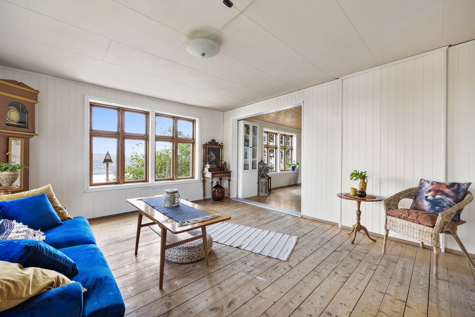 Hele boligen har vesentlig behov for oppgraderinger og vedlikehold. Galleribilde