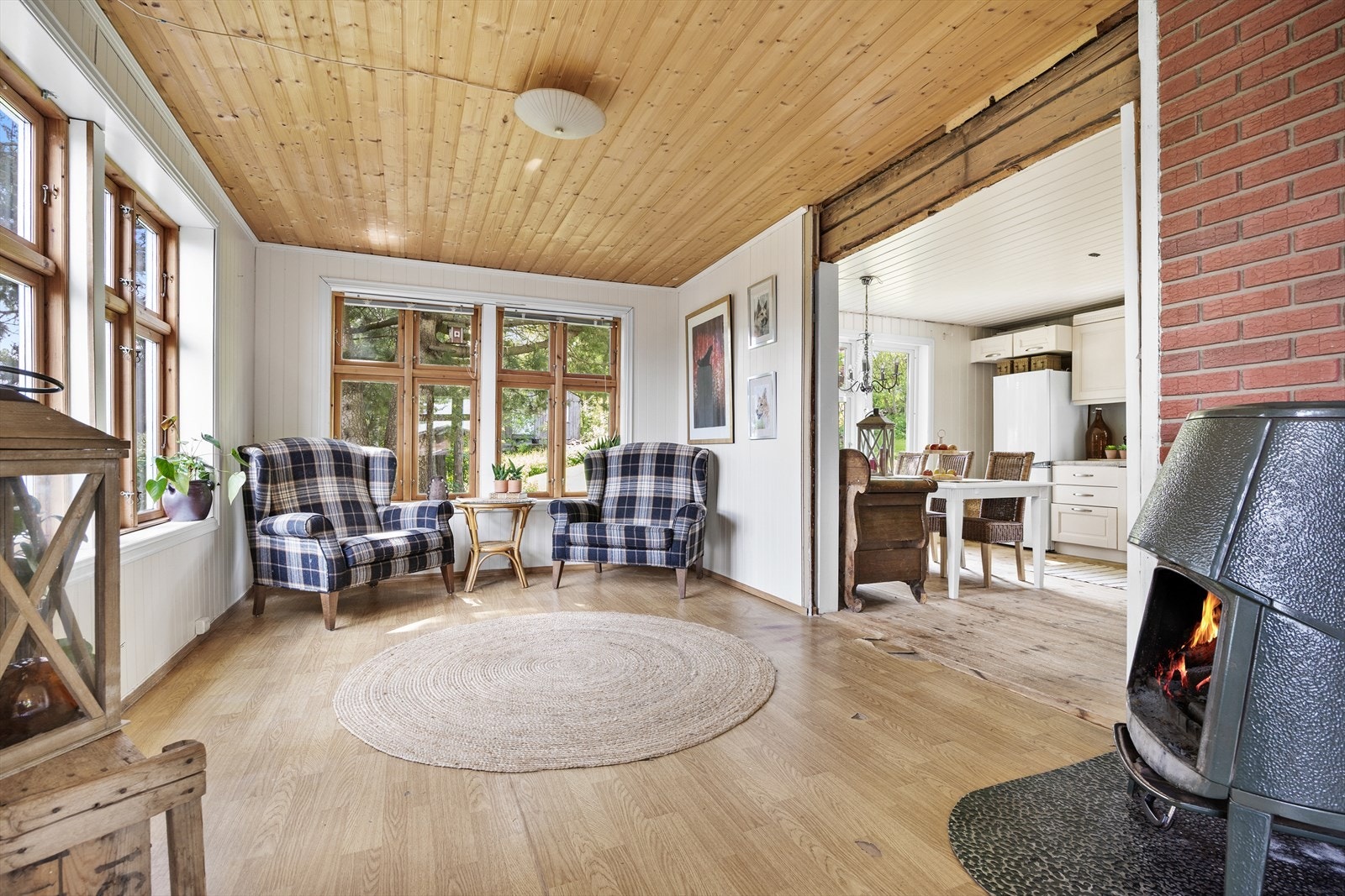 Den andre stuen er ideell som TV-stue, bibliotek, kontor eller lekerom. Galleribilde