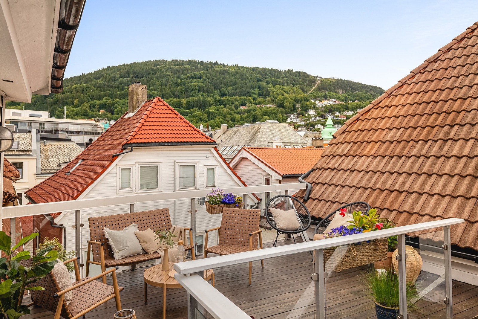 Leiligheten har tilgang til en felles takterrasse av god størrelse. Galleribilde