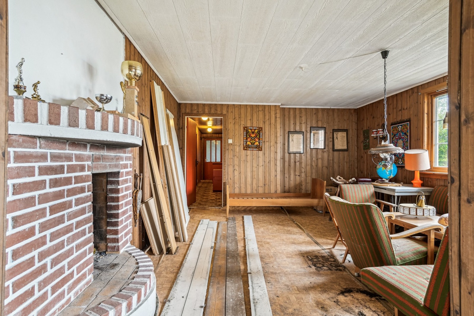 I kjellerstue er det åpen peis. Galleribilde