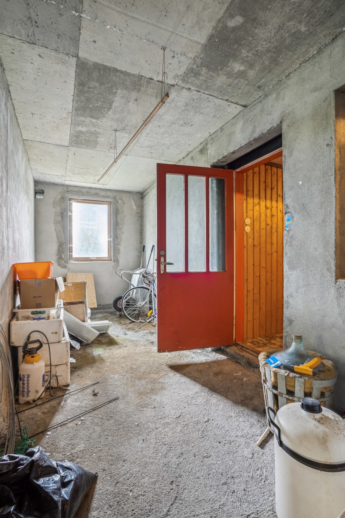 Lagringsrom i underetasjen. Galleribilde