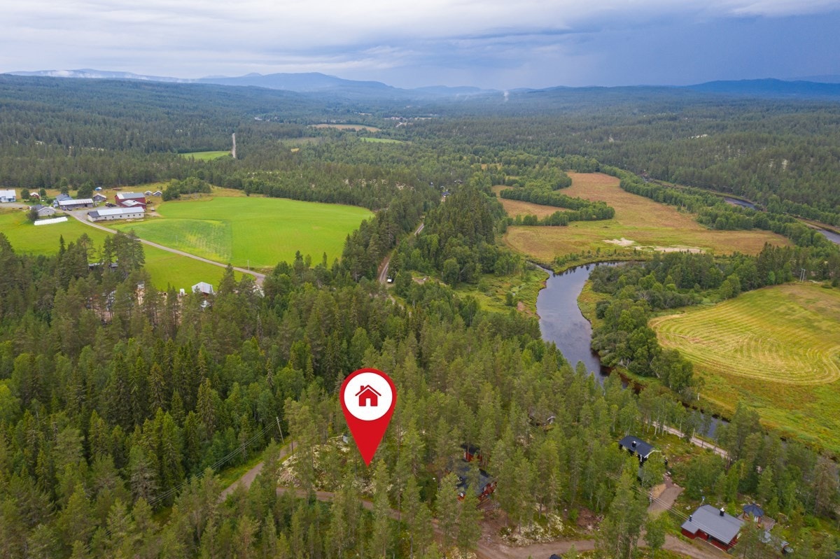 Området sett mot nord og videre innover Osdalen. Følger man hele veien gjennom Osdalen, kommer man igjen ved Renåvangen - øst for Åkrestrømmen i Rendalen. Galleribilde