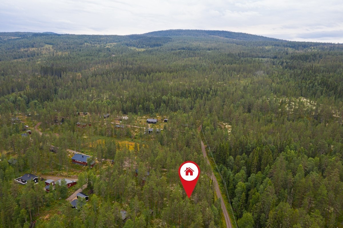 I retning sør-vest er det også flere åser og topper, med bl.a. Bjørnåsen og Dulthøgda. Galleribilde