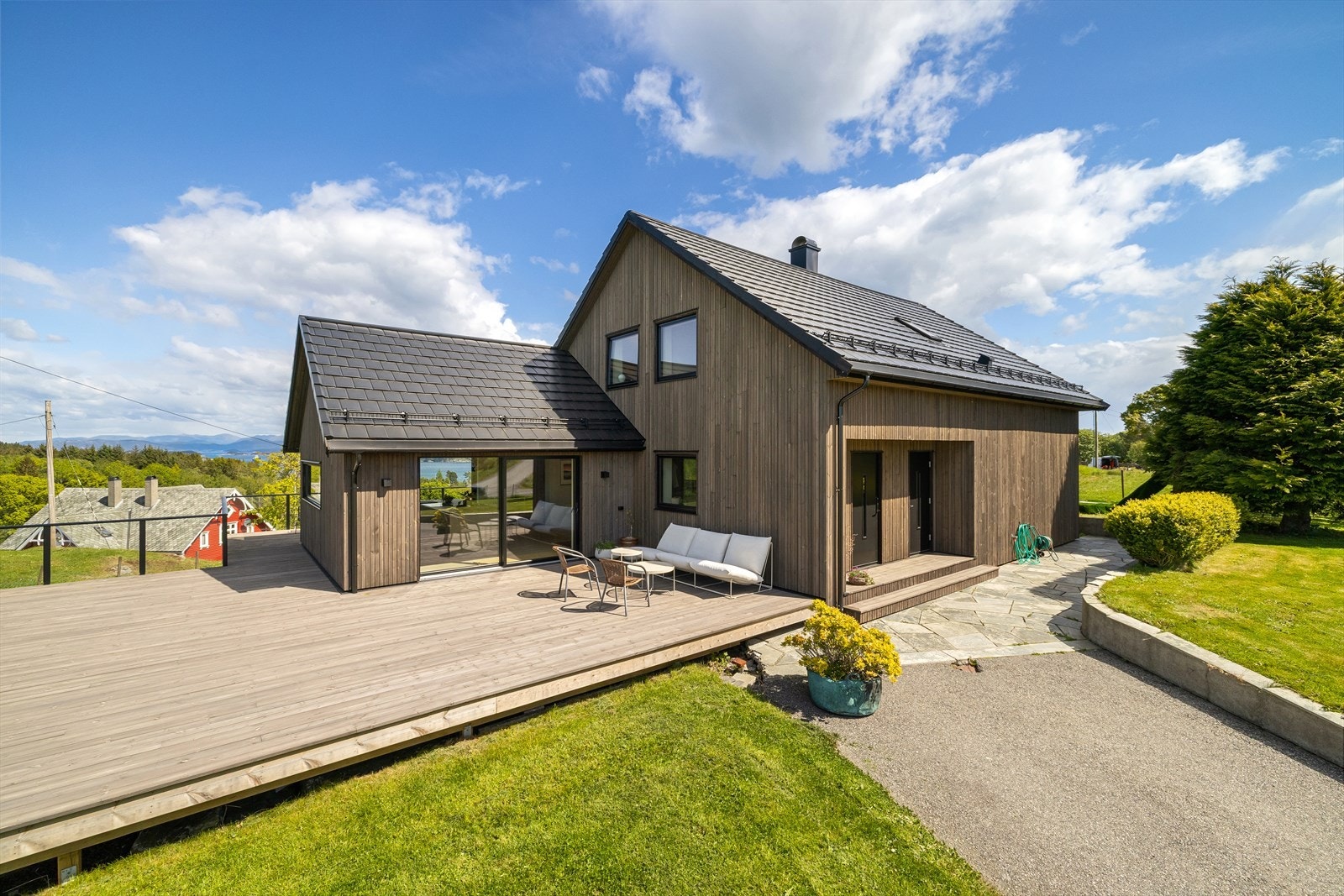 Sjelden mulighet til å få tak i en av Austevollshellas flotteste boligtomter! Galleribilde