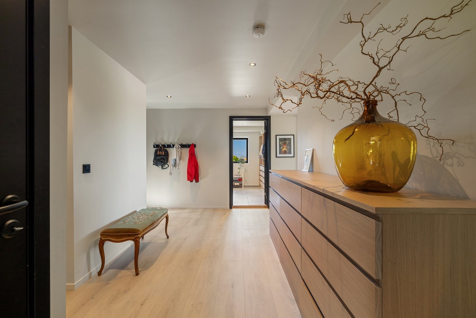 Gangen er romslig. Galleribilde