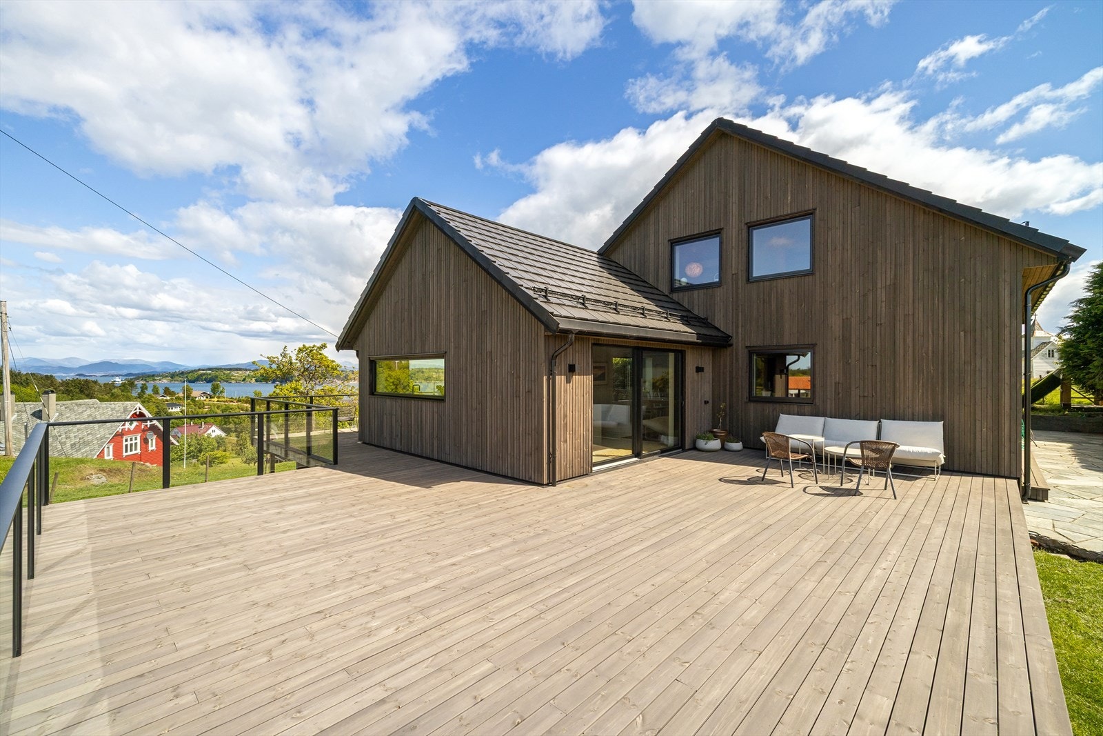 Et perfekt uteareal å nyte varme sommerdager sammen med familie og venner! Galleribilde