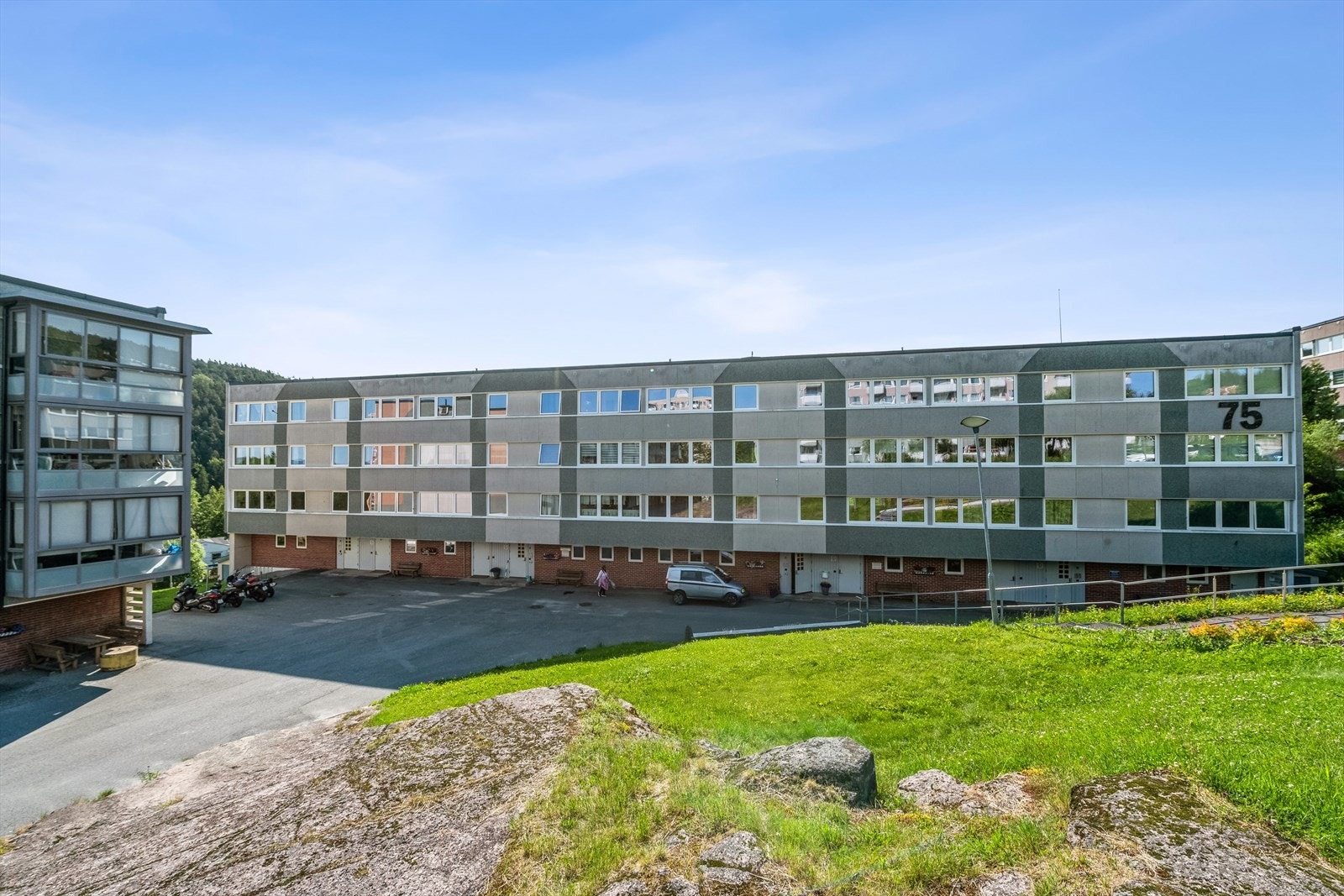 NBBO Eiendomsmegling v./ Thora Elise Dahl ønsker velkommen til visning i Lauritz Hervigs vei 75A! Galleribilde