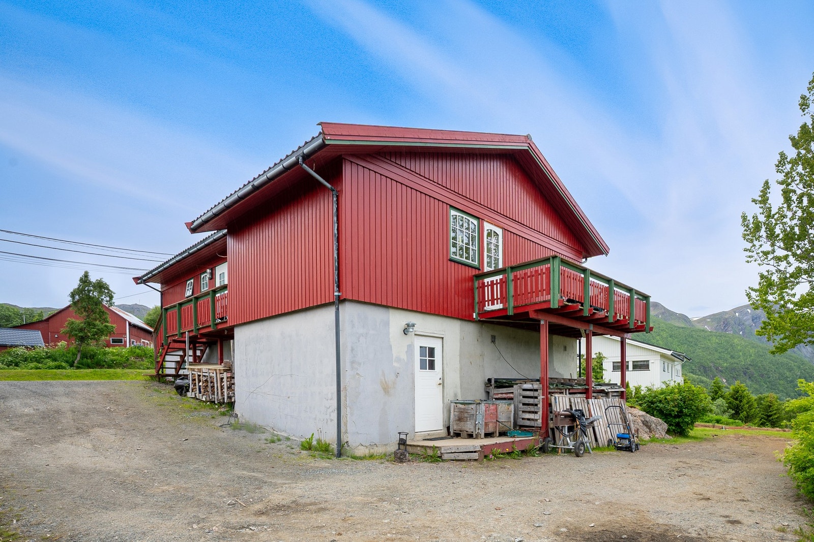 Ytterdør til kjeller er også skiftet Galleribilde