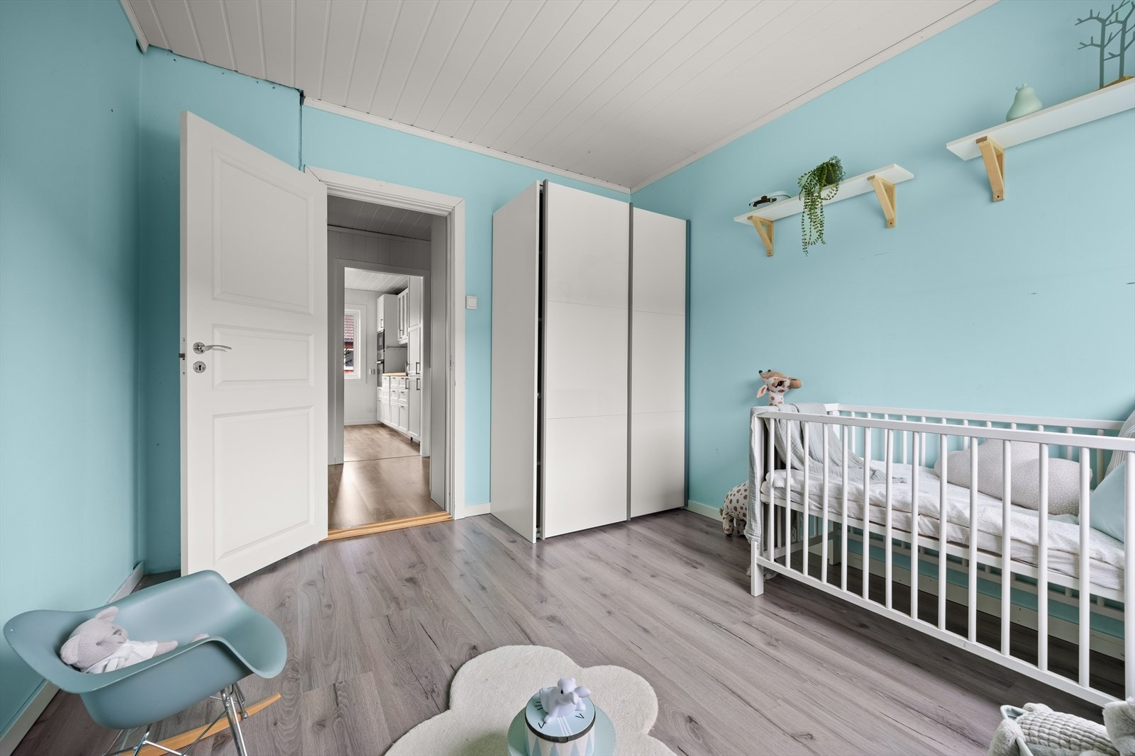Også dette med medfølgende garderobe Galleribilde