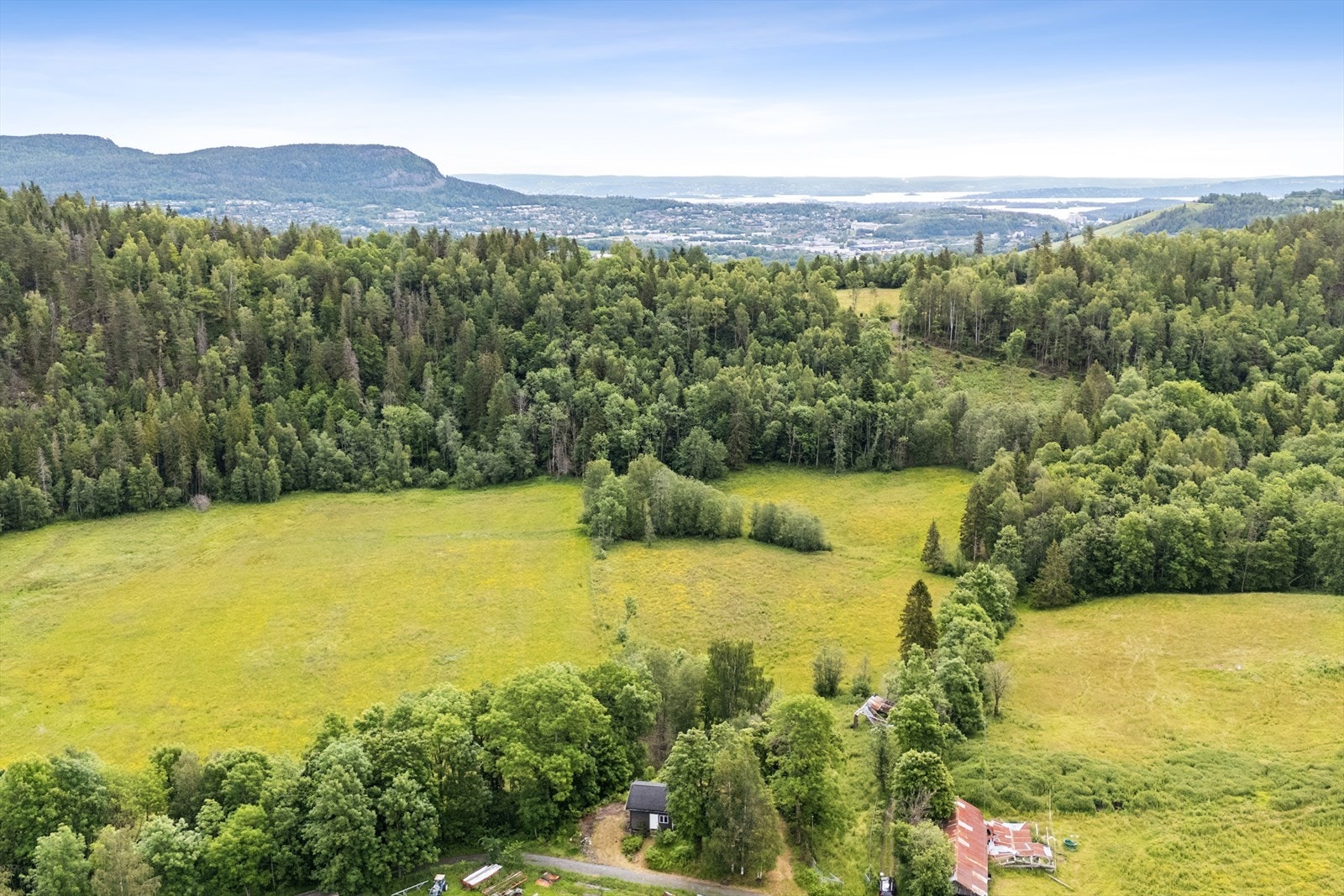 Det er nærhet til Sandvika og fjorden Galleribilde