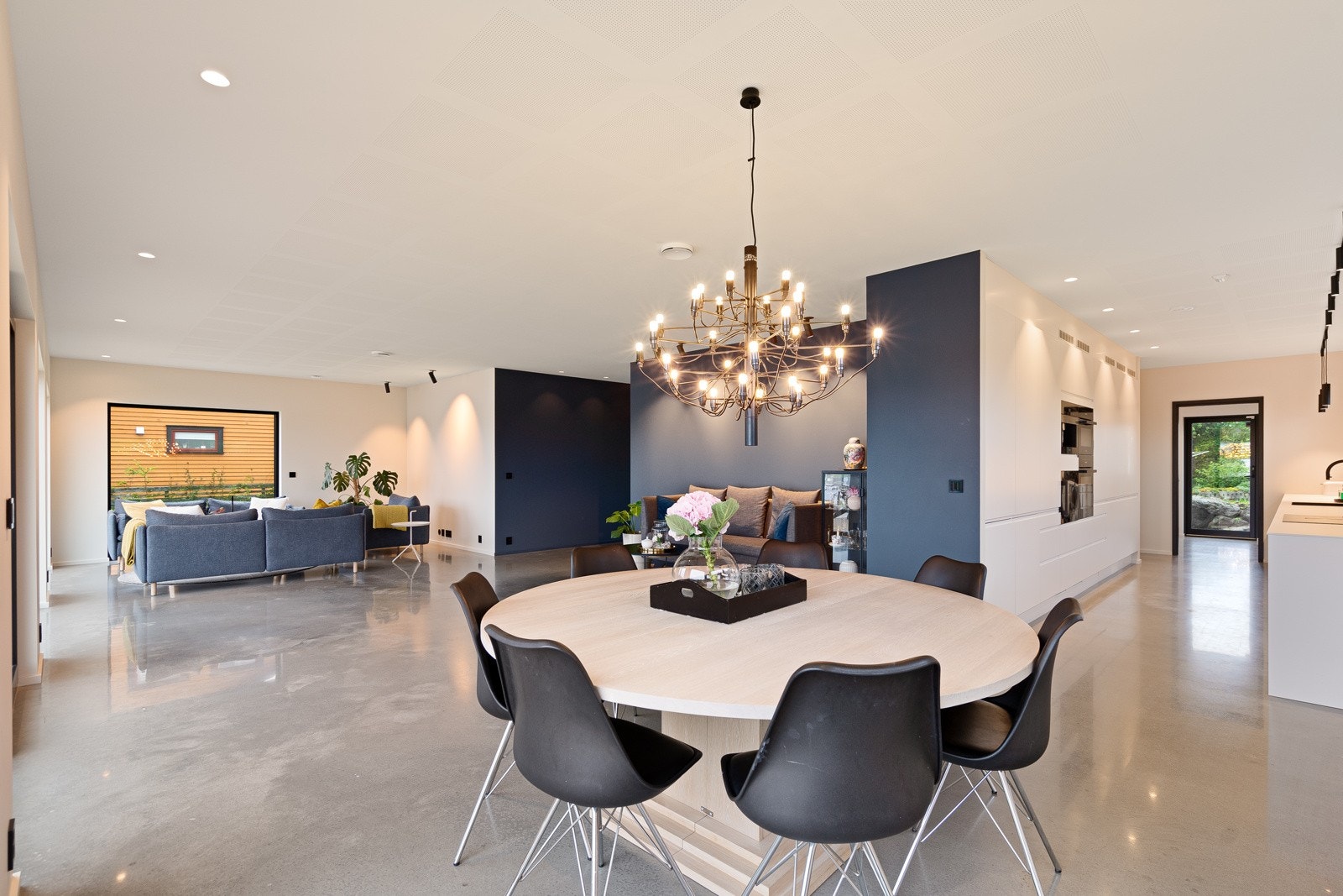 God plass til sosial spiseplass Galleribilde