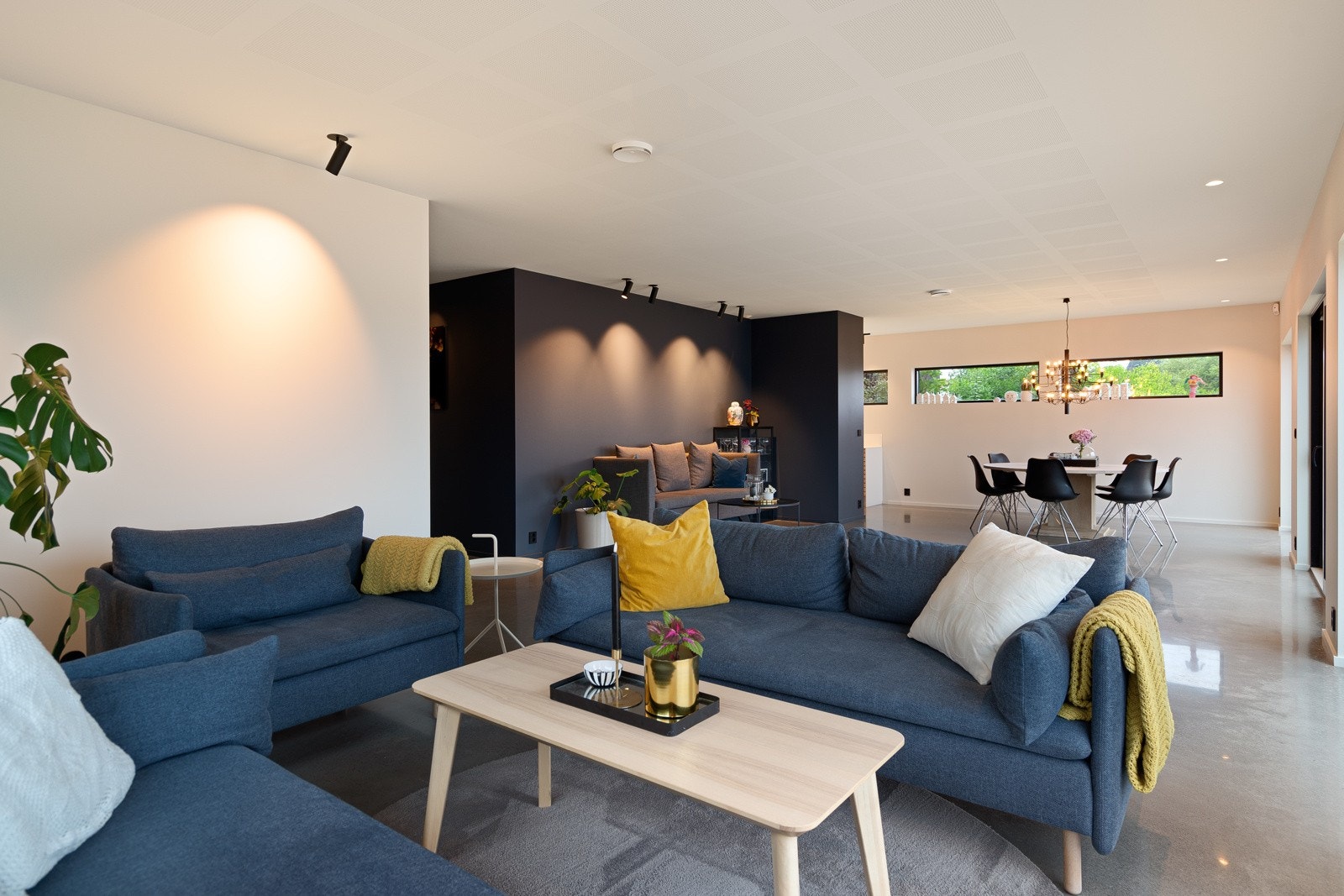 Stuen har flere soner Galleribilde