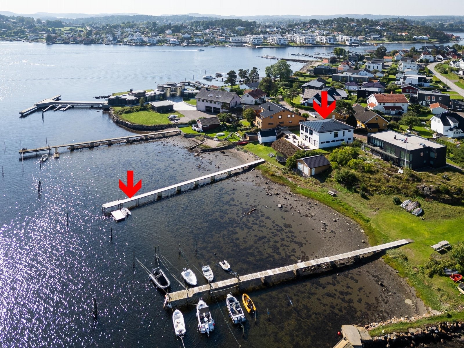 Idyllisk og skjermet beliggende i idylliske Jarlsøsund -Velkommen til flotte Stålveien 15 - En ny og unik strandeiendom! Galleribilde