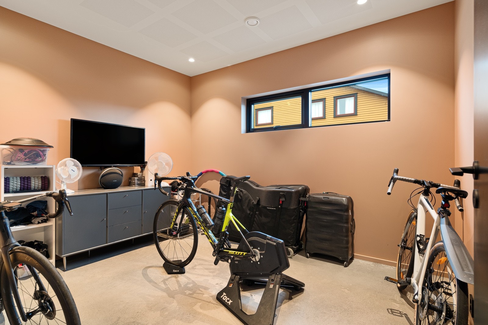 Treningsrom/kontor på hovedplan Galleribilde