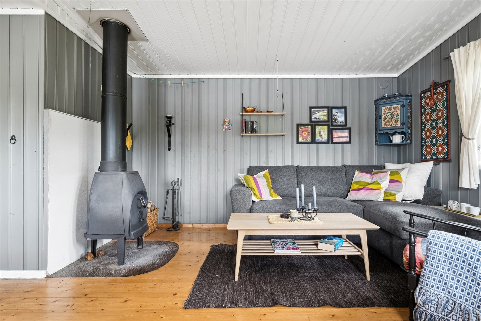 Vedovn for oppvarming på kjølige dager Galleribilde