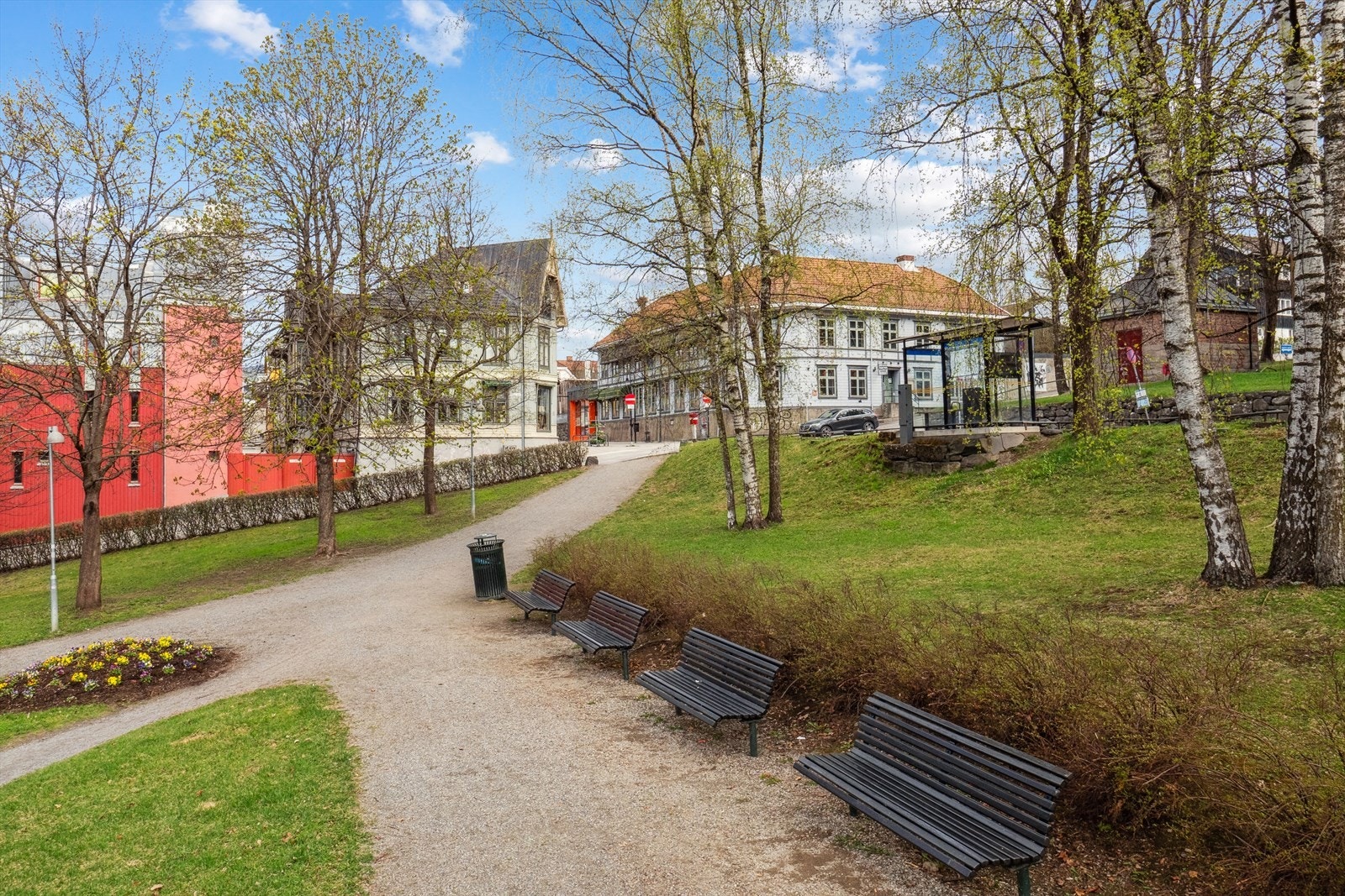 Søndre-park med "Park Caféen" ligger like ved. Galleribilde