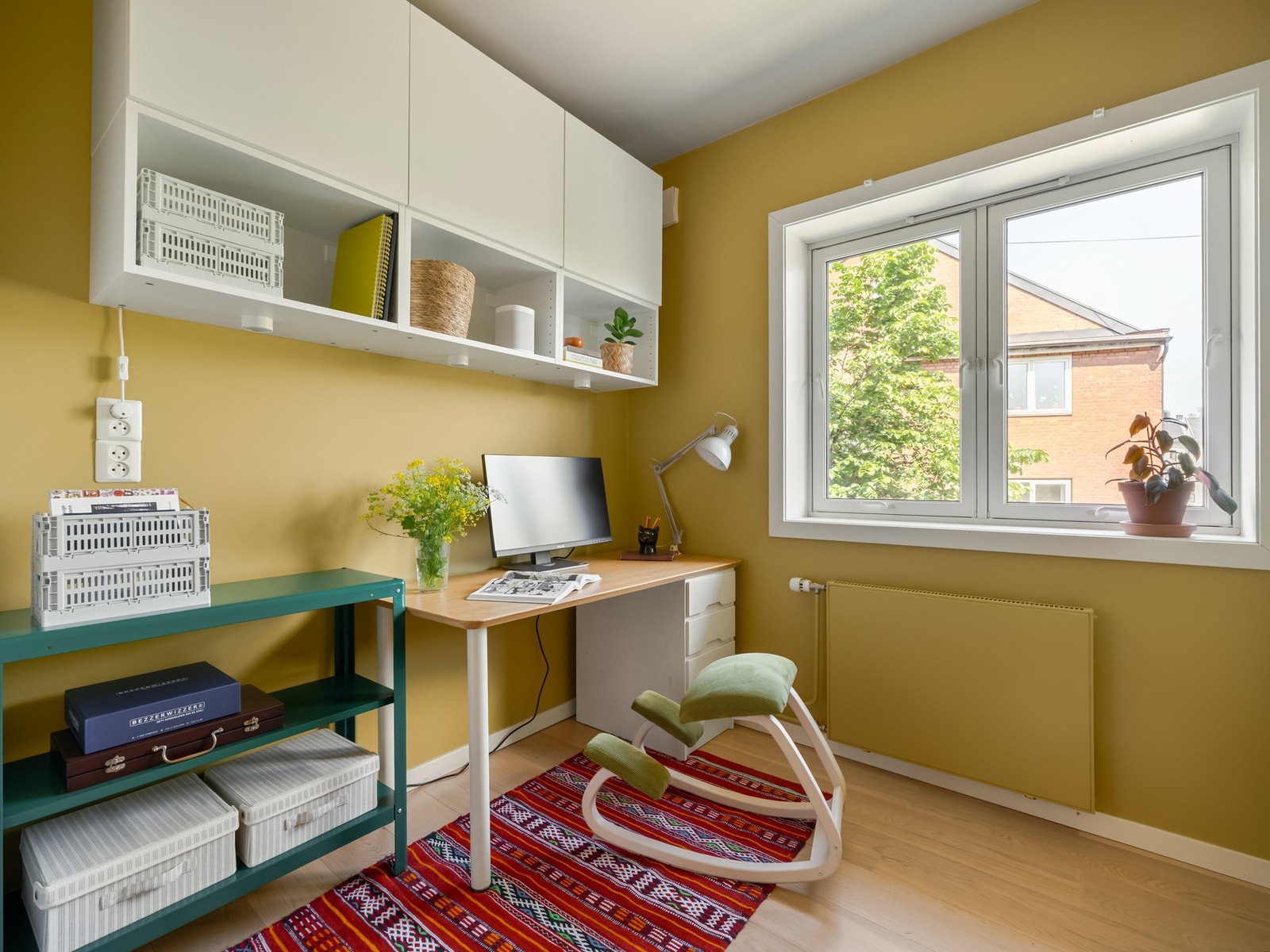 Rommet er målt til ca. 9 kvm, som gir deg flere innredningsløsninger. Galleribilde