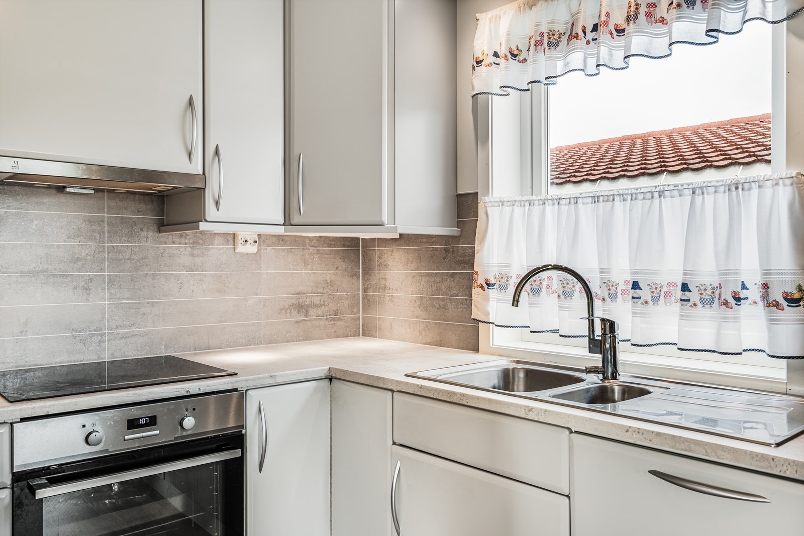 Kjøkkenventilator fra Røroshetta med avtrekk ut. Galleribilde