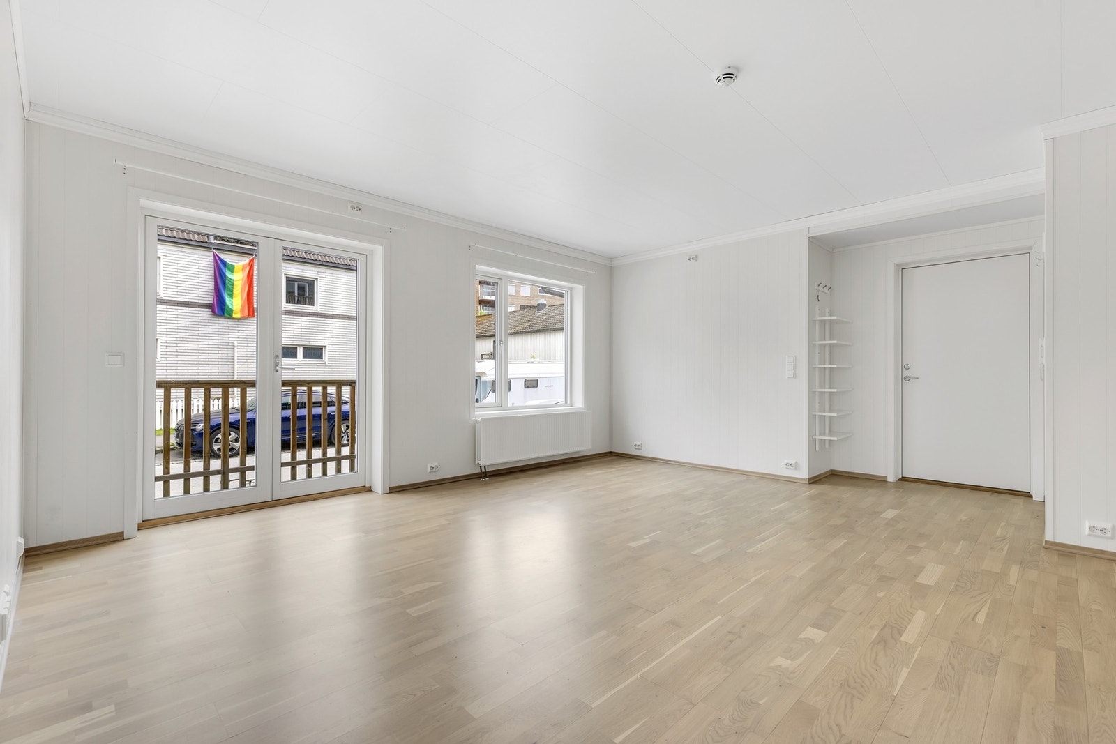 Lys og romslig stue på hele 29,5 kvm. Galleribilde