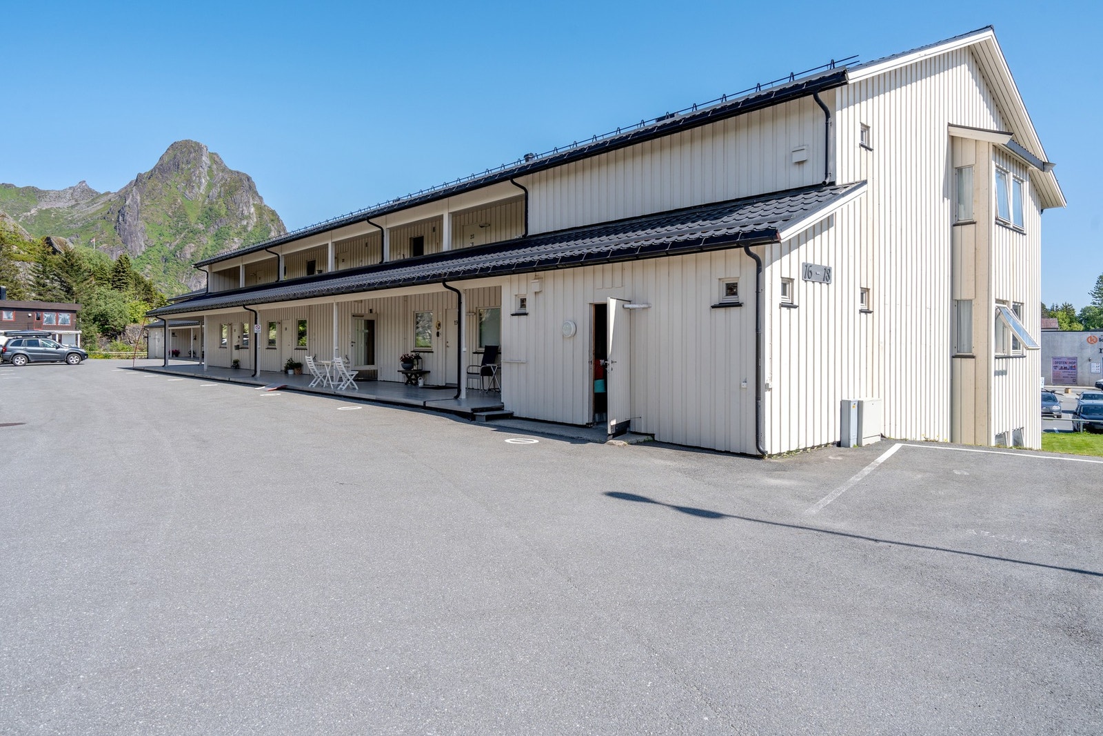 Oversiden med søppelrom Galleribilde