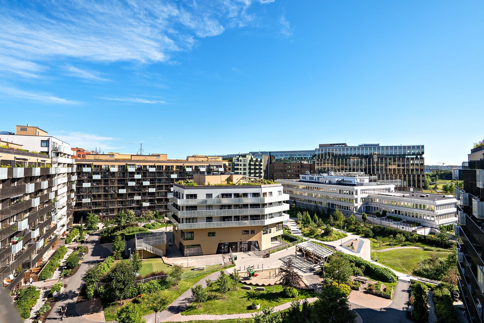 Borettslaget har 4 takterrasser med gode sol -og utsiktsforhold. Galleribilde