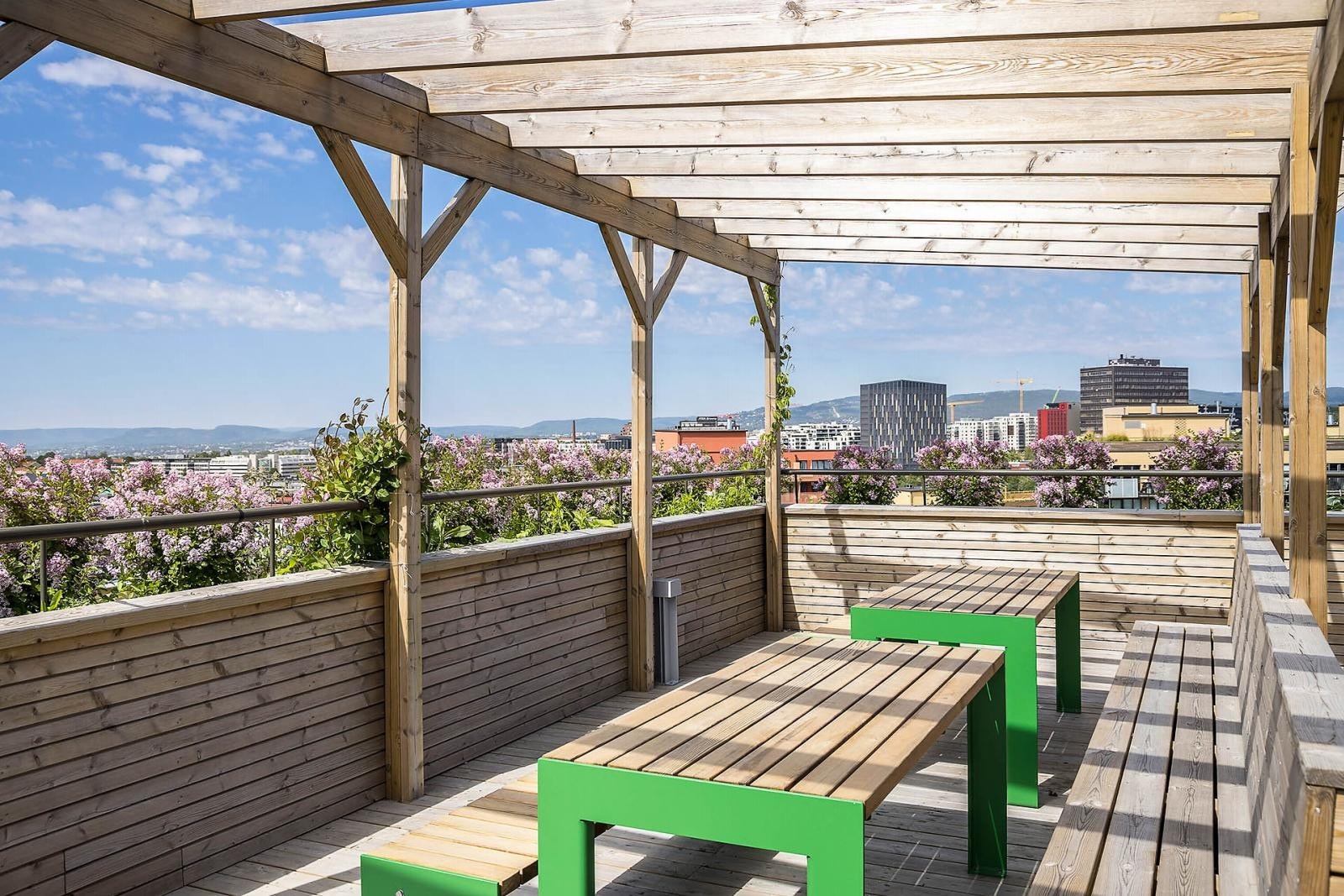 Flere flotte takterrasser med gode solforhold. Galleribilde