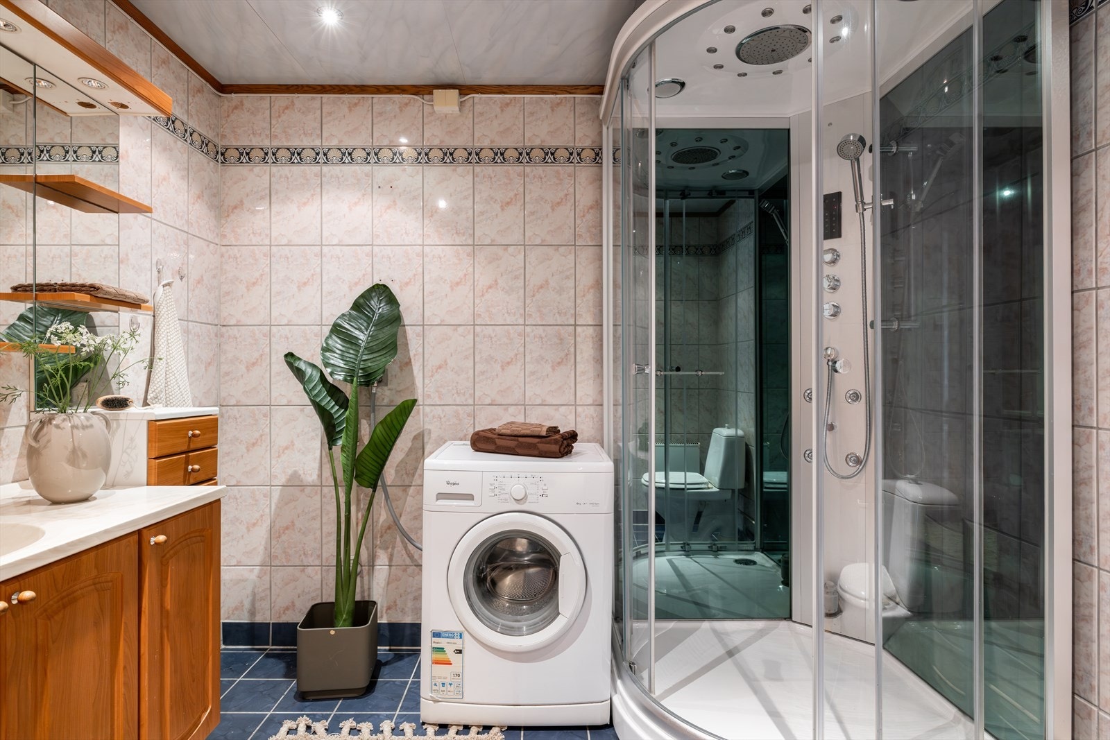 Badet har opplegg til vaskemaskin. Galleribilde