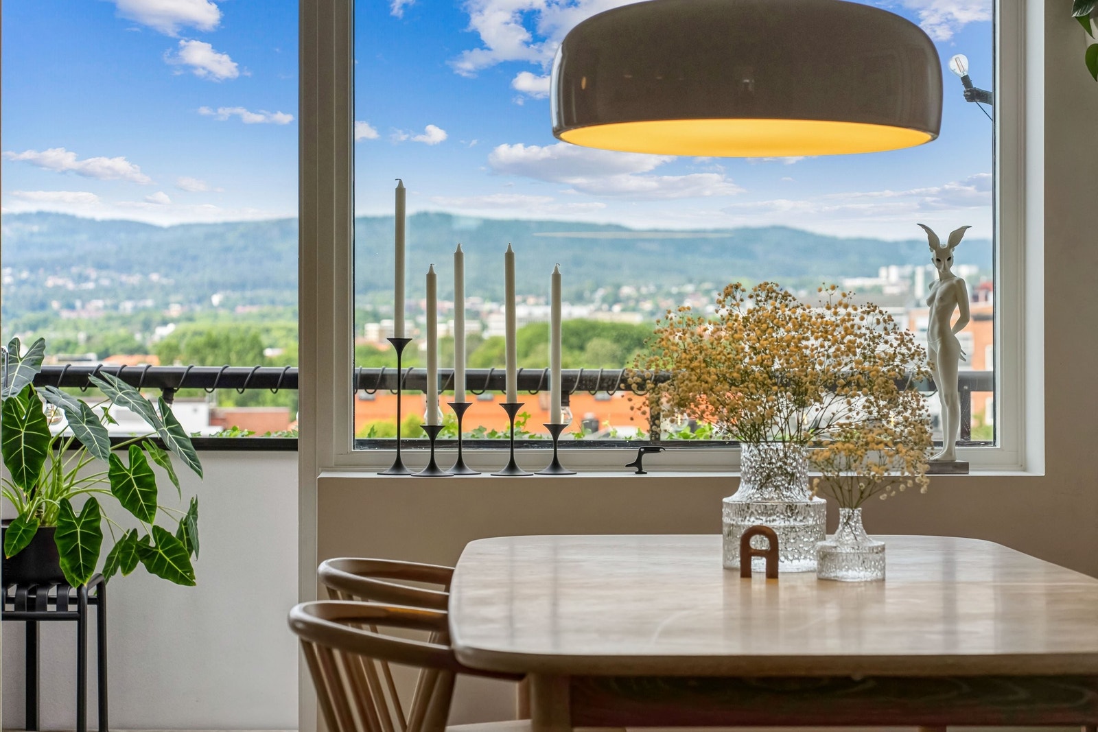 Her kan du flytte rett inn og nyte dagene både inne og ute på balkongen Galleribilde