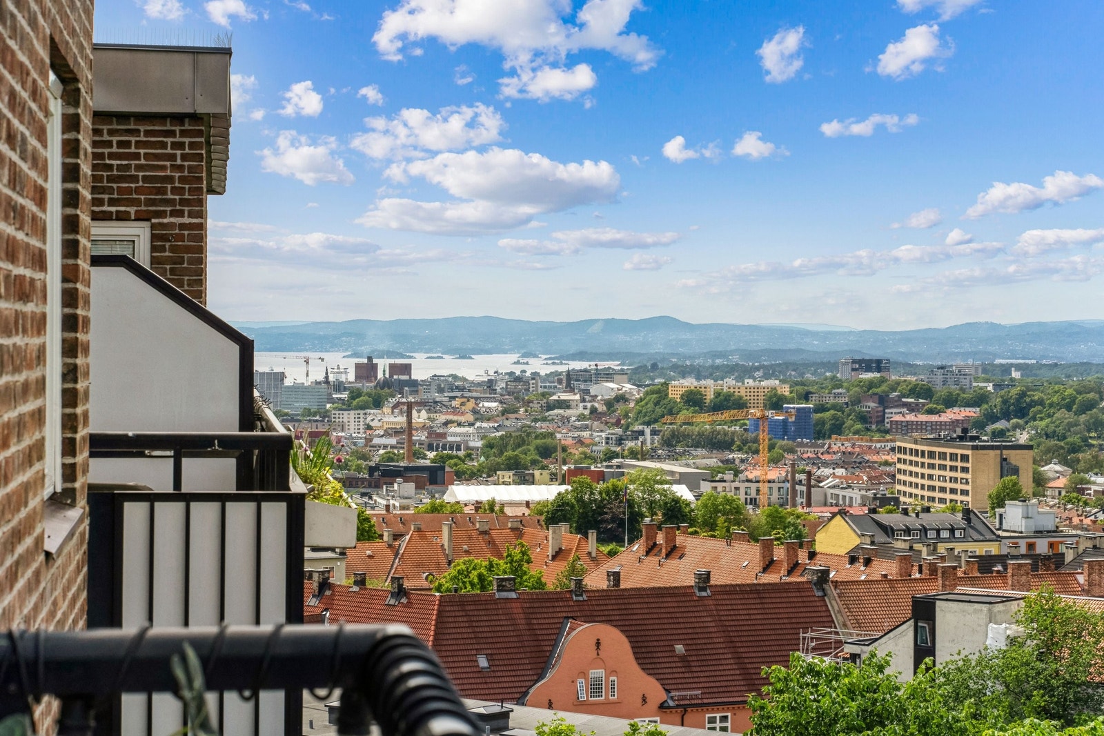 Her ser du langt over Oslo Galleribilde
