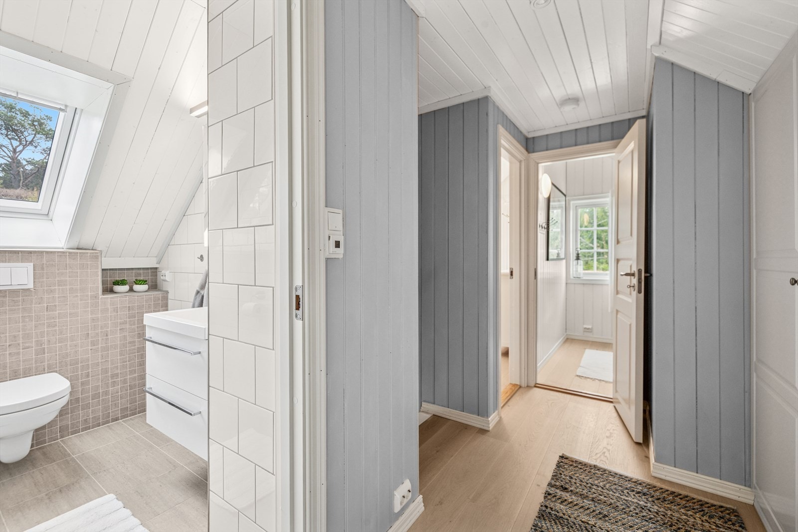 Gang i 2. etg. og toalett rom. Galleribilde