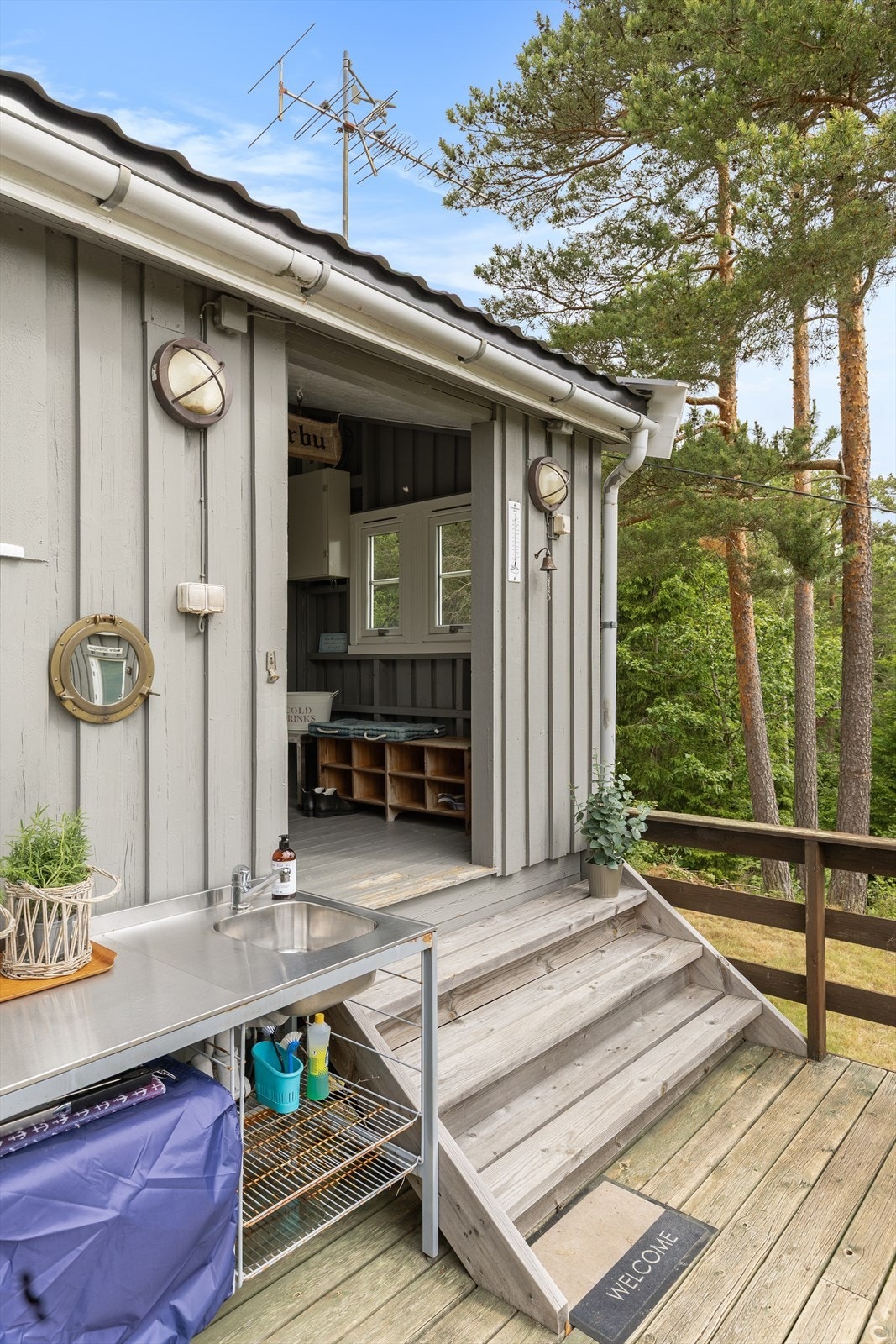 Inngangsparti med overbygd tak Galleribilde