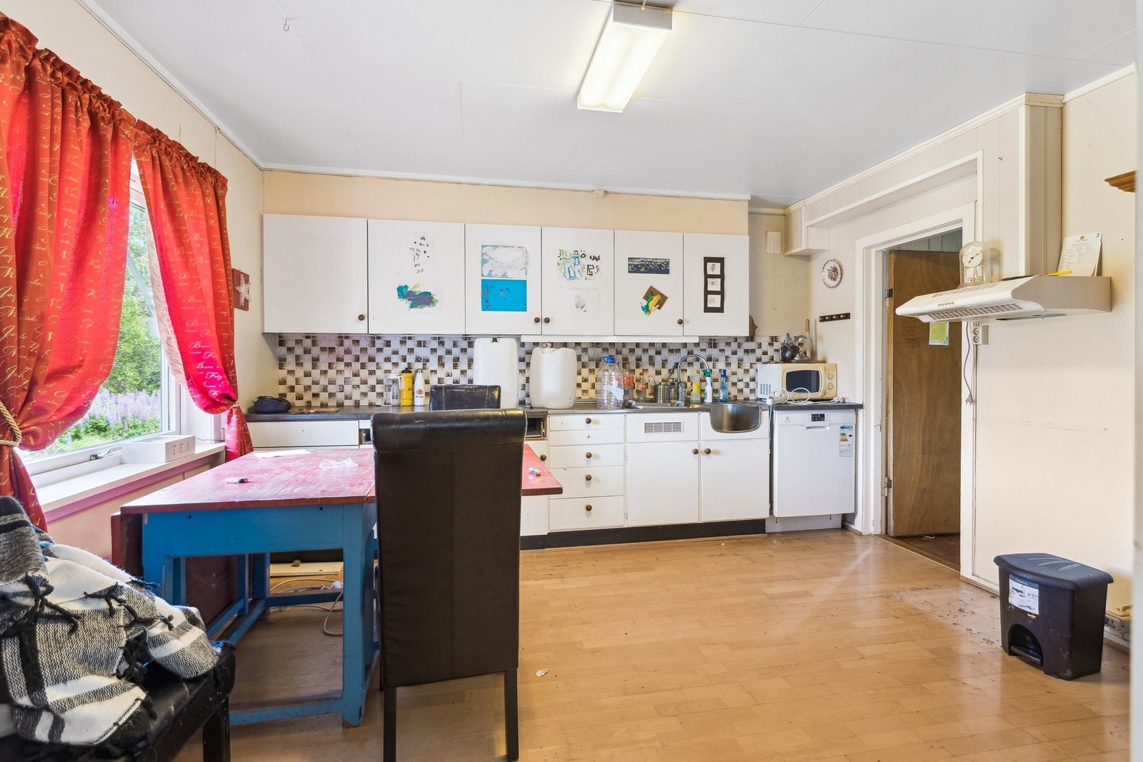 Rommet har et godt utgangspunkt for å skape ditt drømmekjøkken! Galleribilde