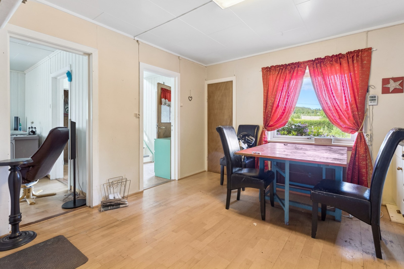 Kjøkken med spiseplass Galleribilde