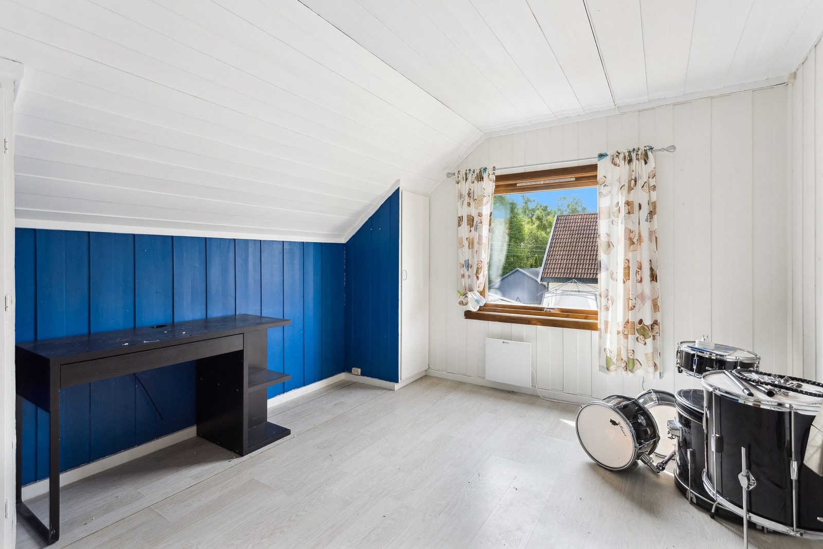 Soverom 2 i andre etasje med gode møbleringsmuligheter. Galleribilde