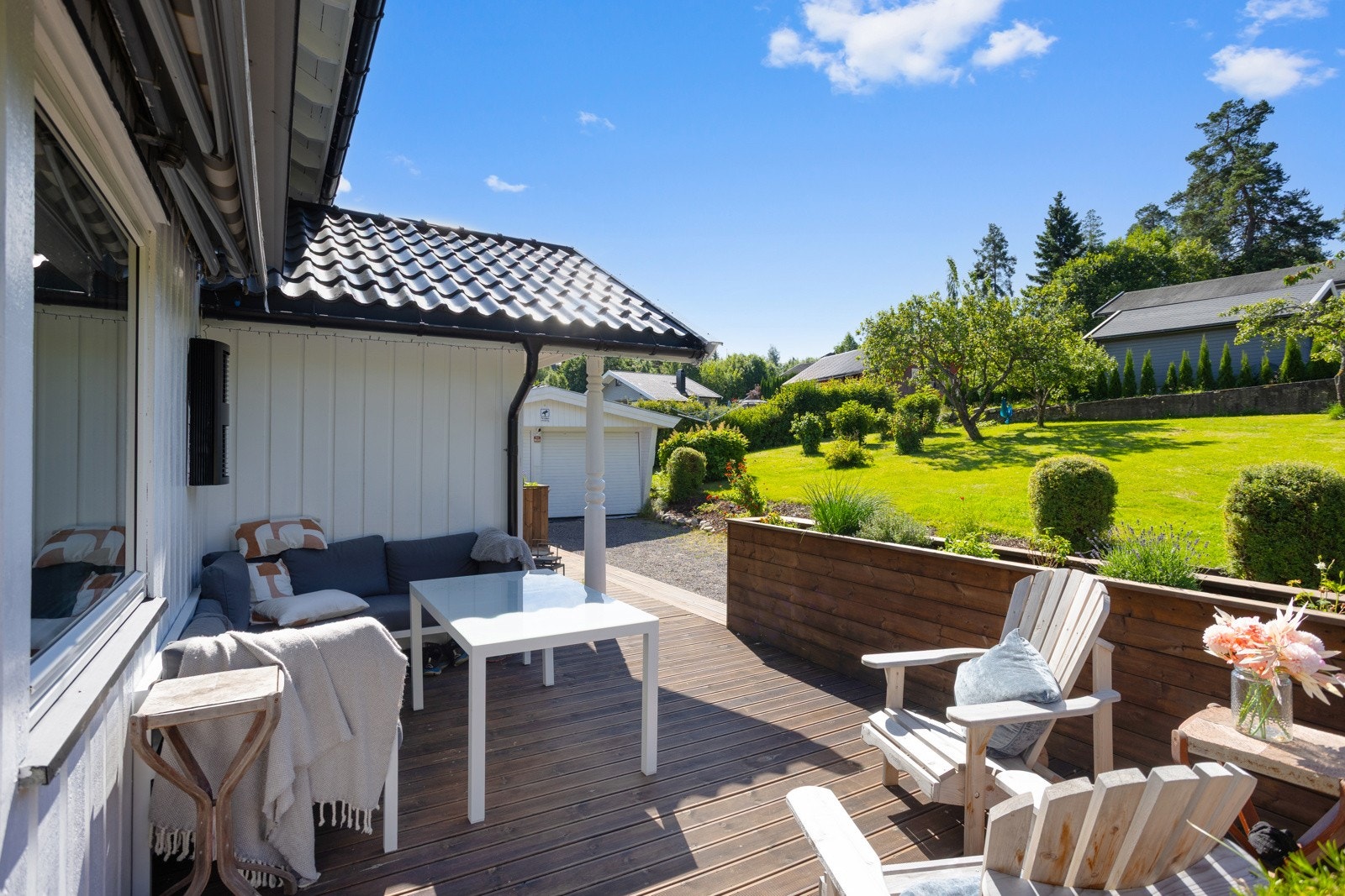 Solrike terrasser. Galleribilde